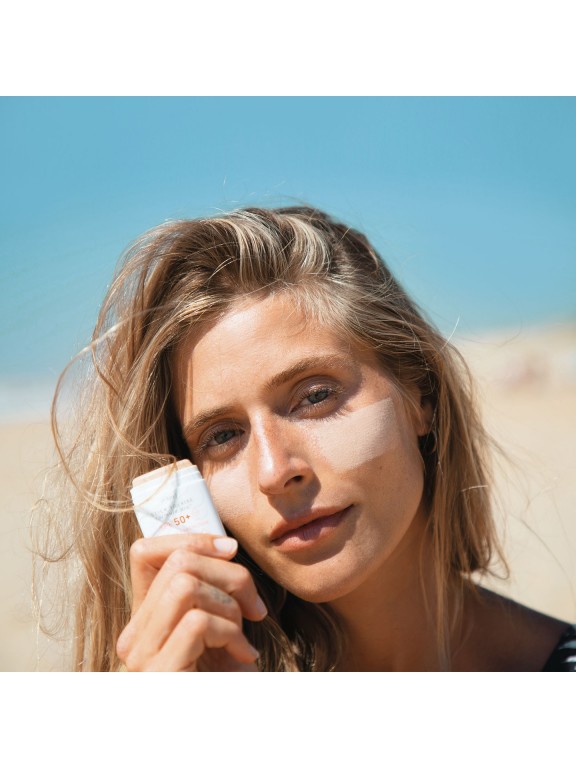 Stick Protetor Solar EQ SPF50+ Dore pailette Stick Protetor Solar EQ SPF50+ Dore pailette