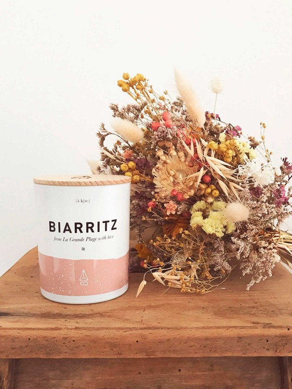 EQ Biarritz Grande Plage Scented Candle 190g EQ Biarritz Grande Plage Scented Candle 190g